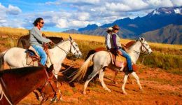 Cabalgata en Cusco por la Zona X, Templo de la Luna y Mono