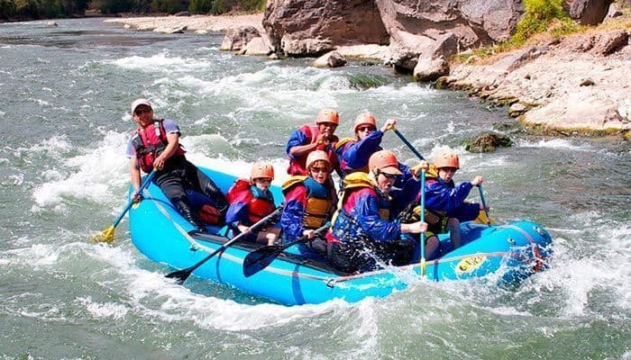 Canotaje + Tirolesa en Cusco, rafting