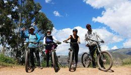 tour en bicicleta yuncaypata downhill