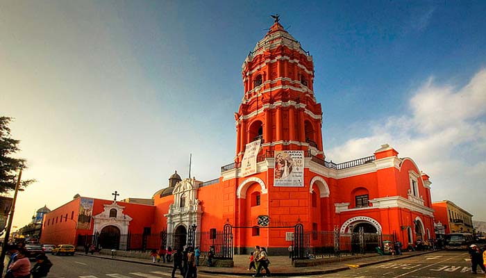 City Tour alternativo de Lima colonial: Santo Domingo + Catedral + Barrio Chino
