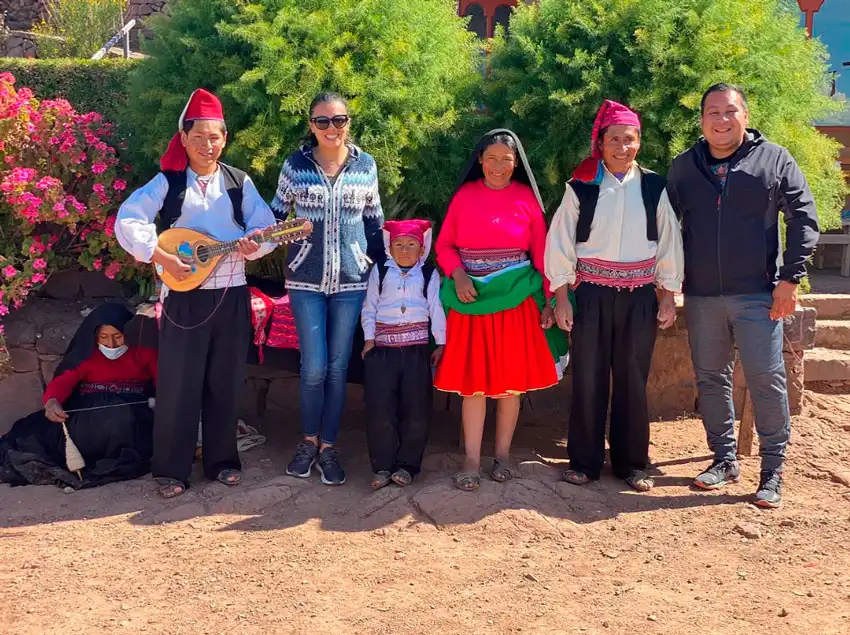 Tour a las islas Uros + Amantani y Taquile 2d/1n