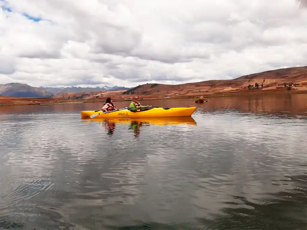 Kayak en la laguna de Huaypo
