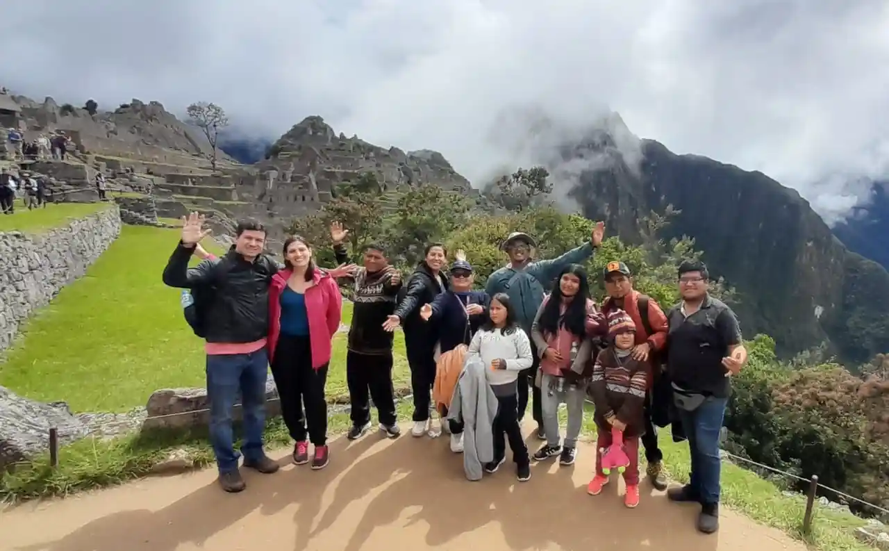 Valle Sagrado VIP + Machu Picchu clásico: 2d/1n
