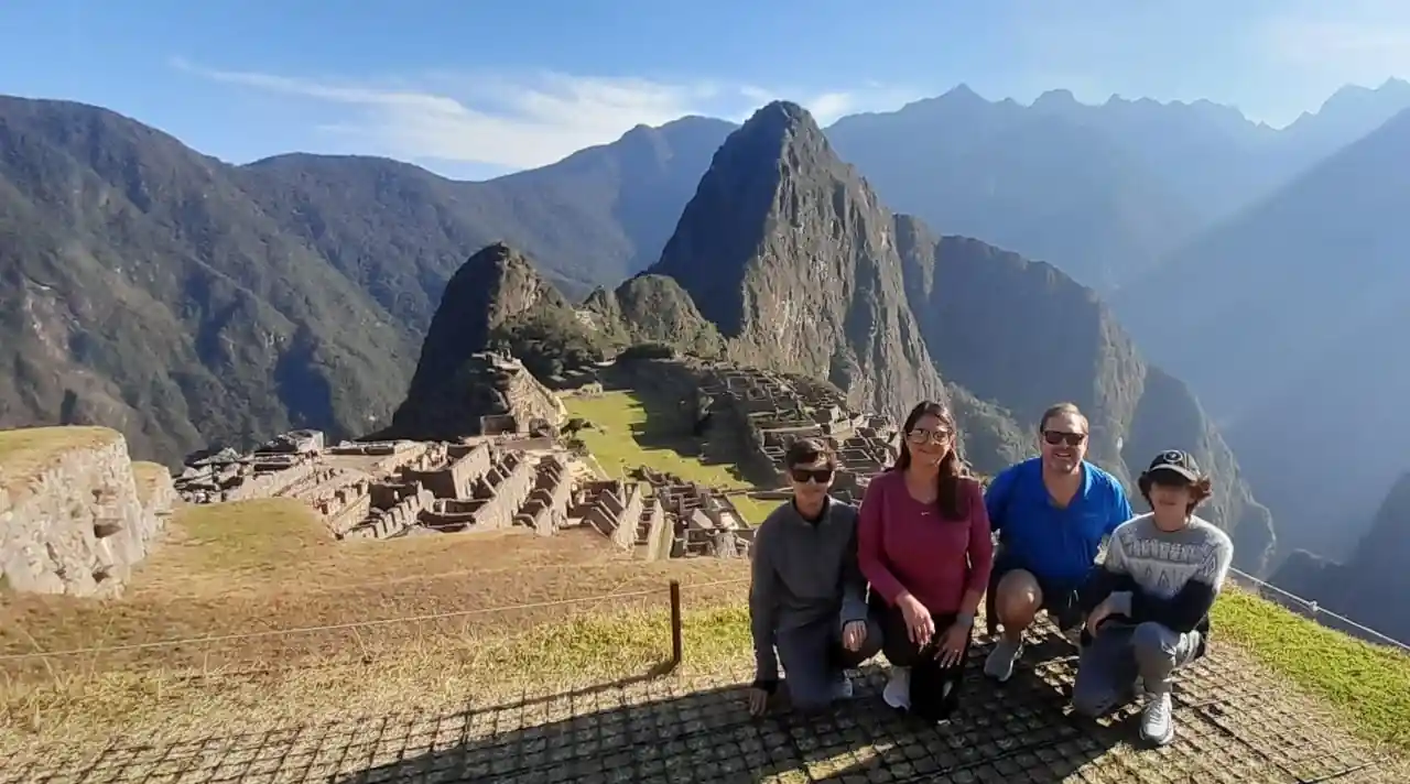 Valle Sagrado VIP + Machu Picchu clásico: 2d/1n
