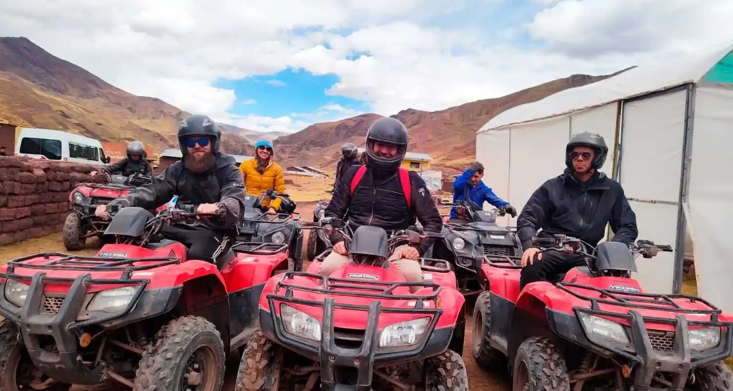 Cuatrimotos a la montaña de 7 colores de Vinicunca
